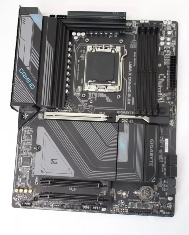 Gigabyte X870 Gaming X WIFI7SO